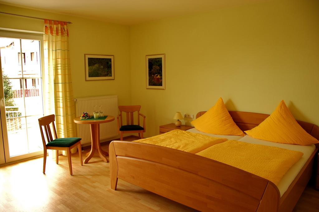 Wein- Und Gaestehaus Genetsch Lieser Luaran gambar